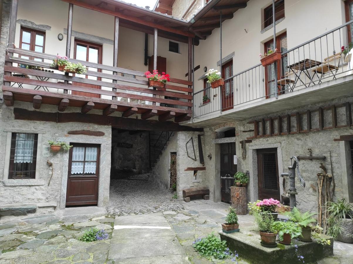 La Corte Del Pane Valbrona Exterior photo