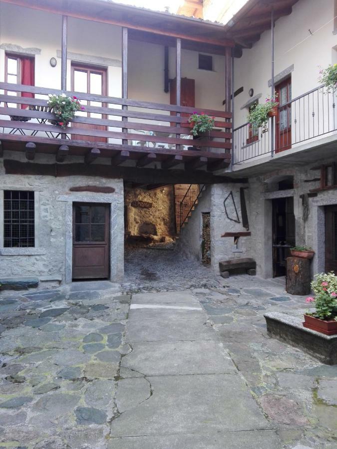 La Corte Del Pane Valbrona Exterior photo